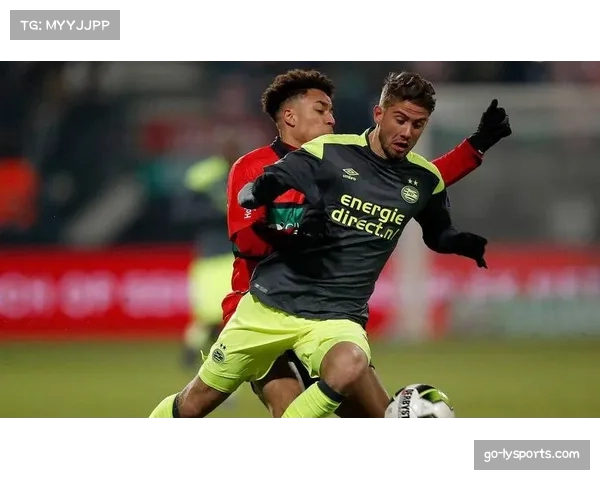 卡利亚里铁桶阵防守奏效，反击中直塞穿透帕尔马防线